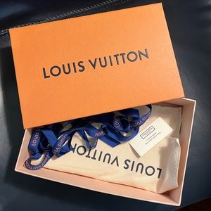 Louis Vuitton box set up